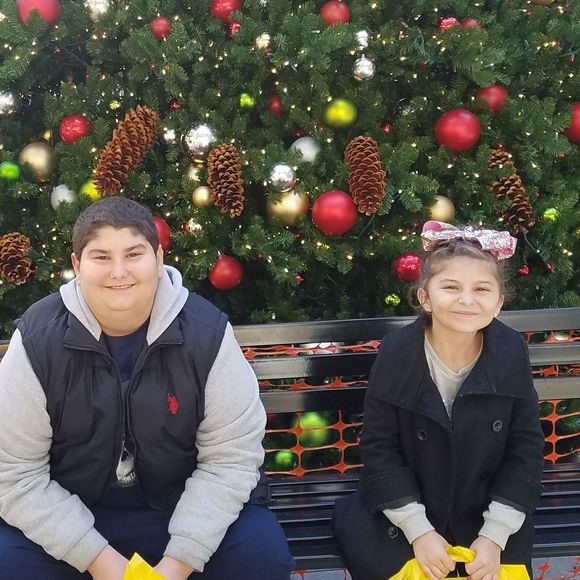 Meet your Posher, Danielle - Picture 1 of 1